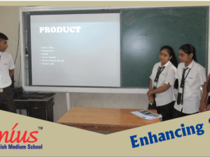 PRODUCT PRESENTATION BY COMMERCE STUDENTS